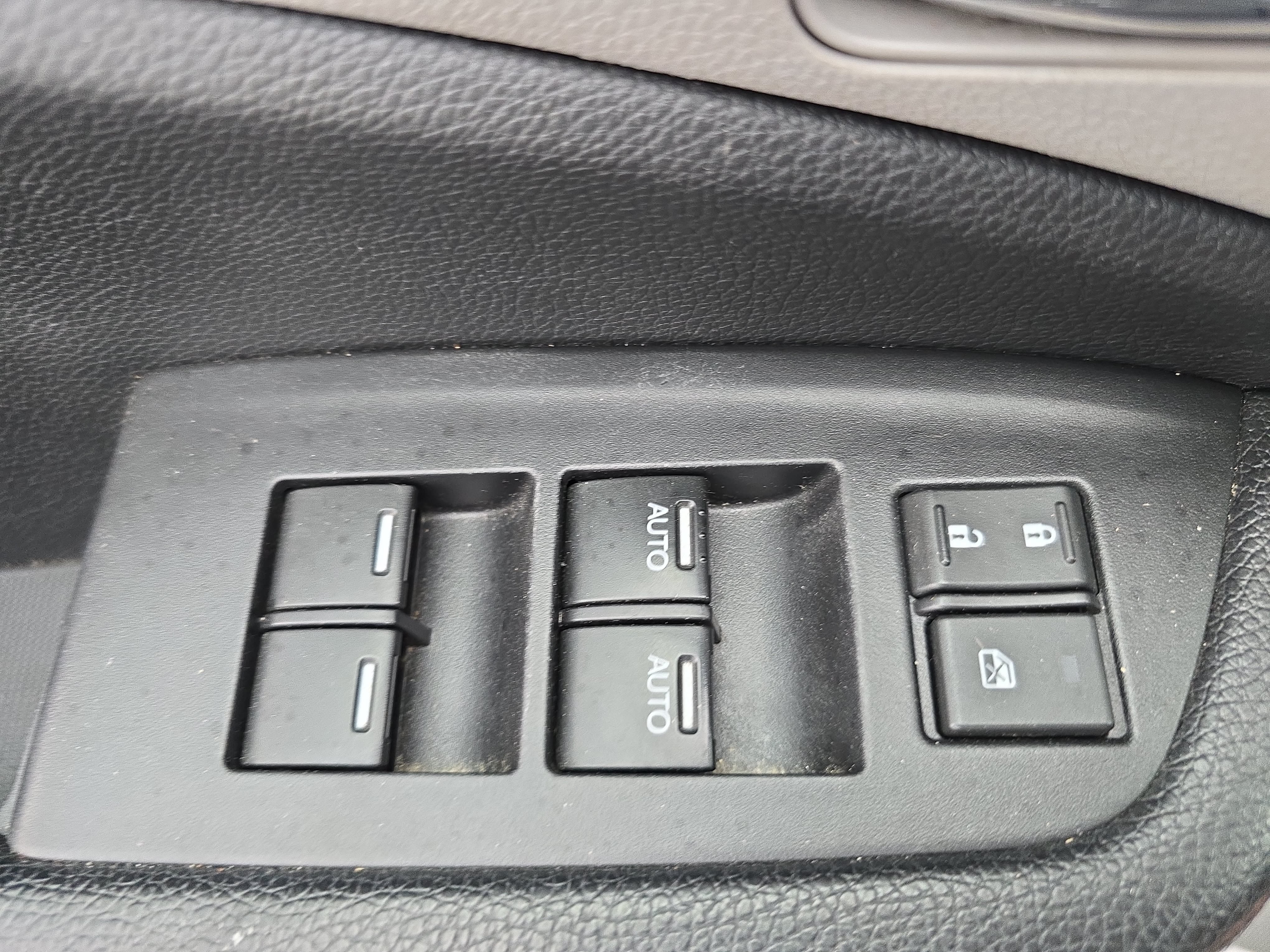Used 2018 Honda Pilot Touring image 29