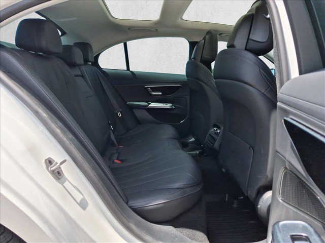 Used 2025 Mercedes-Benz E 350 4MATIC Sedan image 19