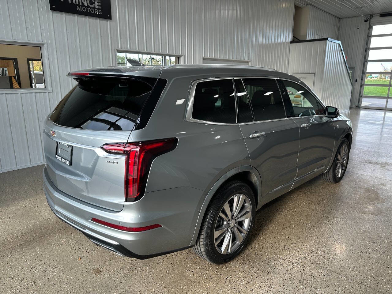 Used 2023 Cadillac XT6 Premium Luxury w/ Technology Package image 16