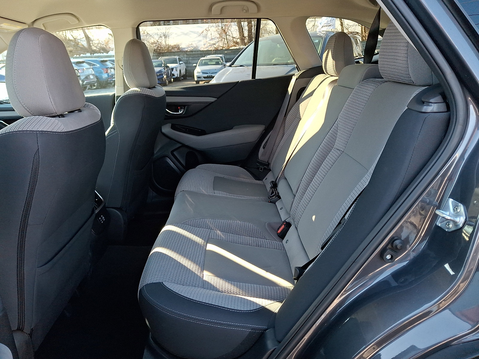 Used 2023 Subaru Outback Premium image 9