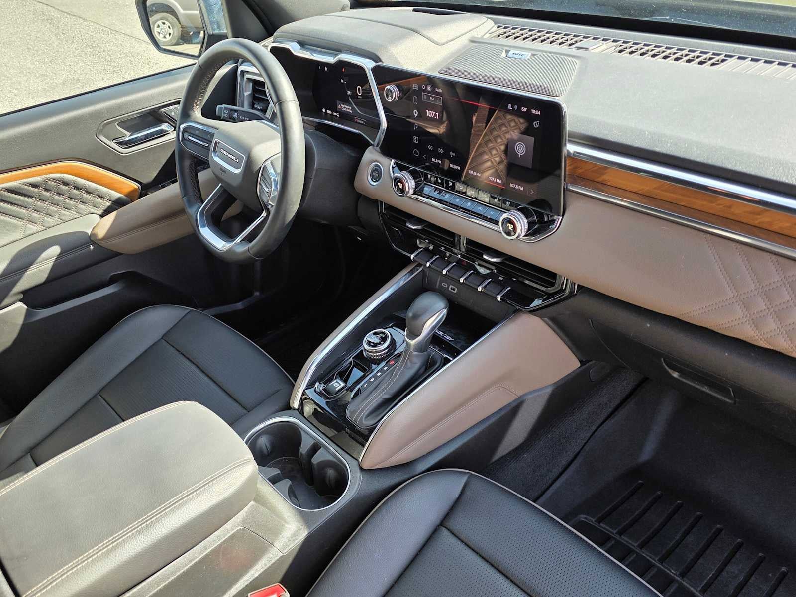 Used 2024 GMC Canyon Denali AWD/4WD image 10