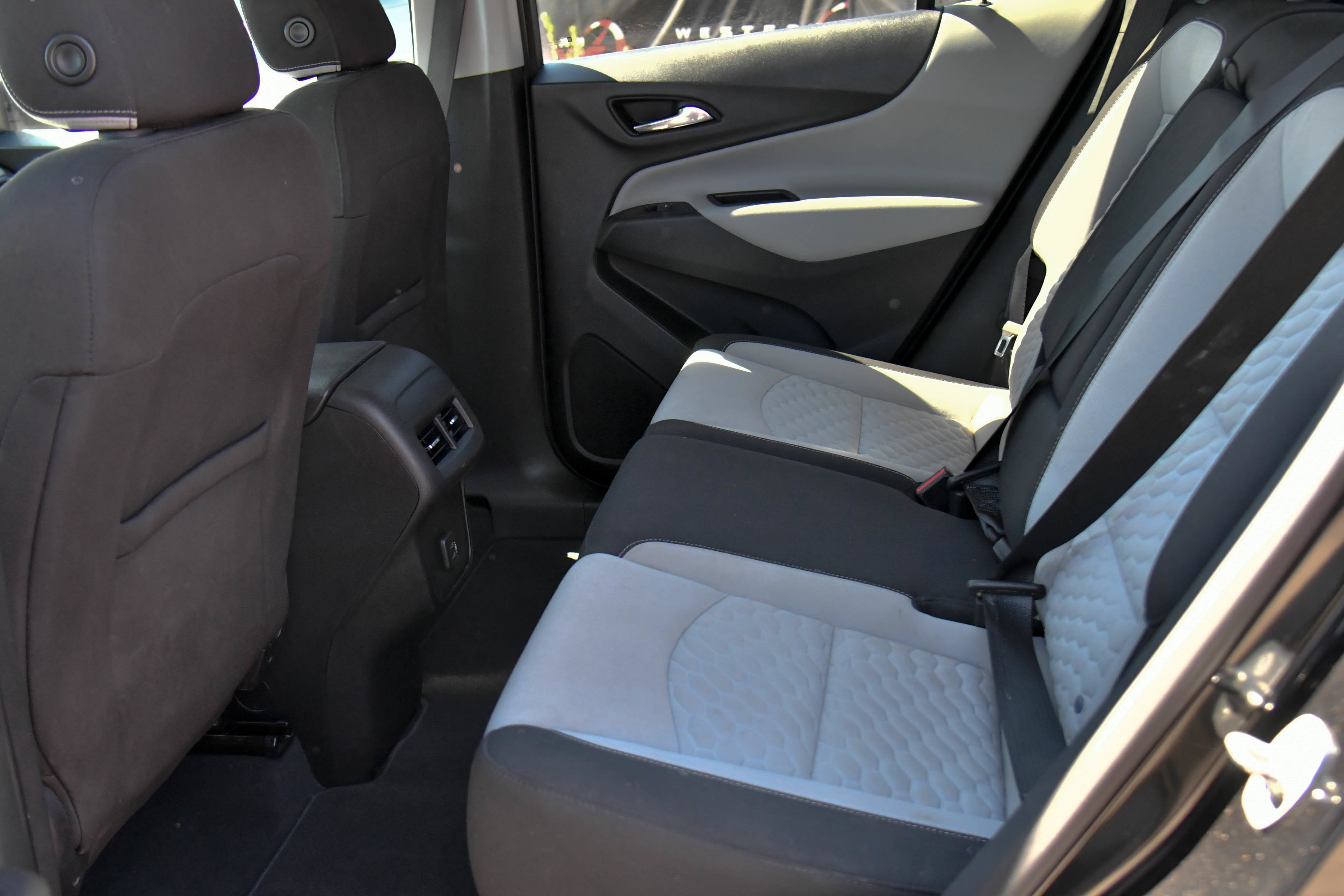 Used 2019 Chevrolet Equinox LT FWD image 33