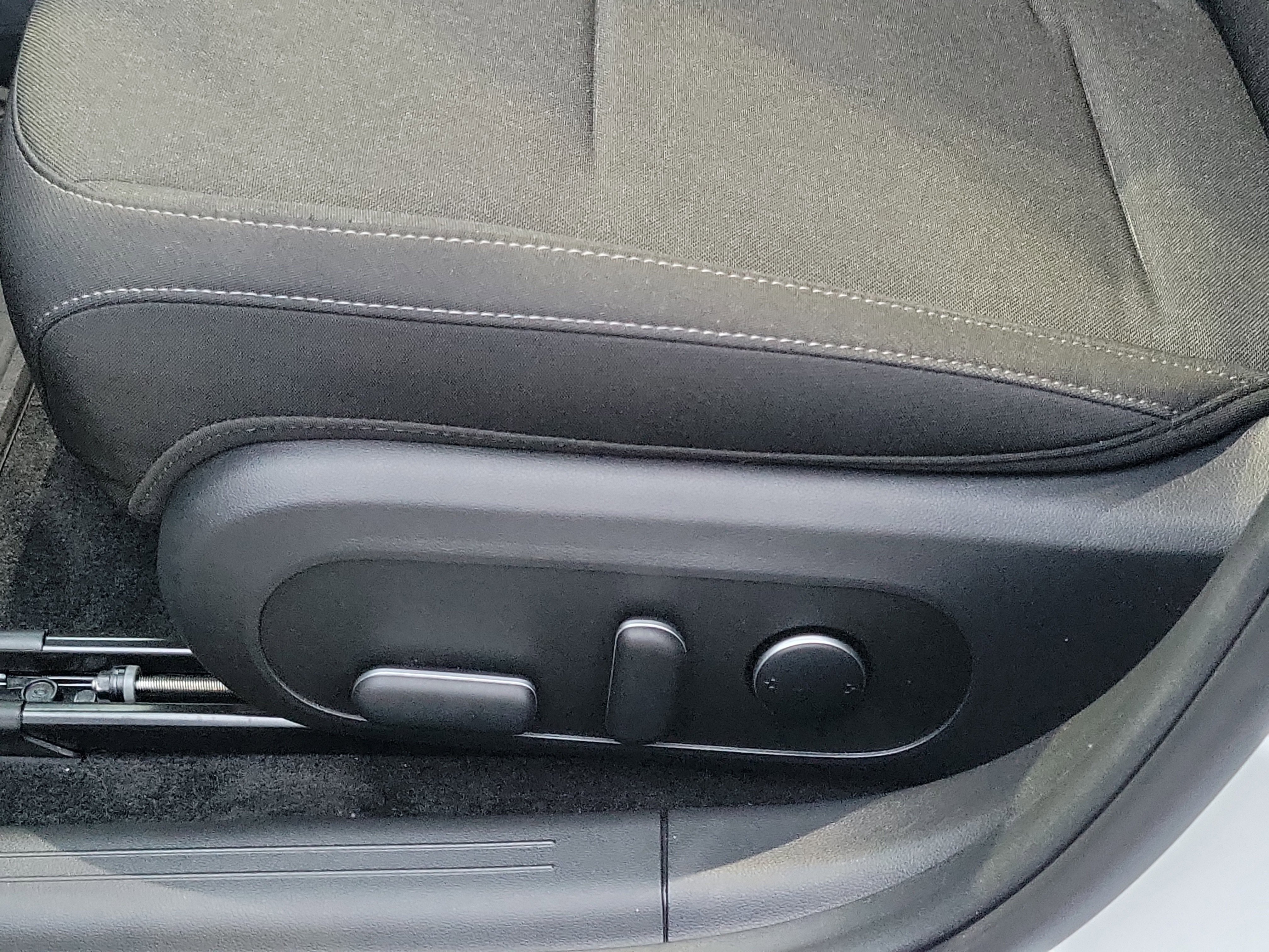 Certified 2025 Hyundai Ioniq 6 SE image 16