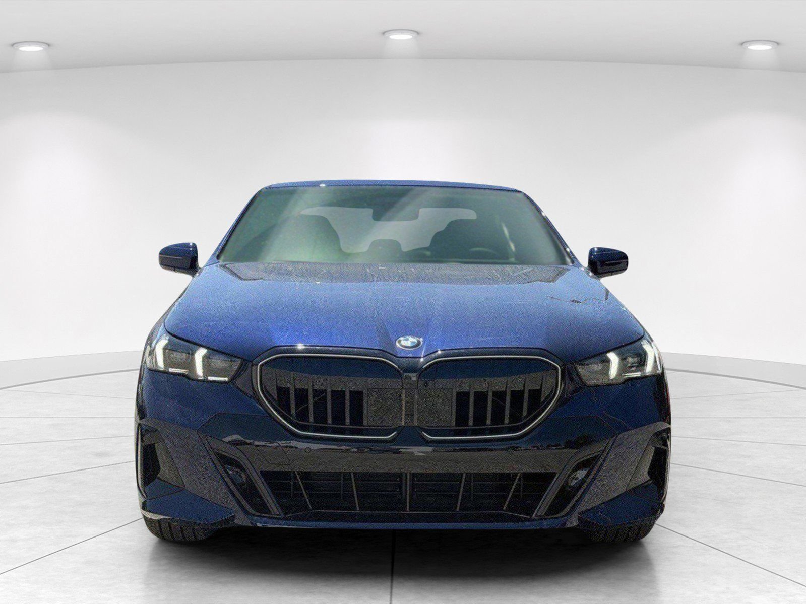 New 2026 BMW 530i xDrive w/ M Sport Package AWD/4WD image 2