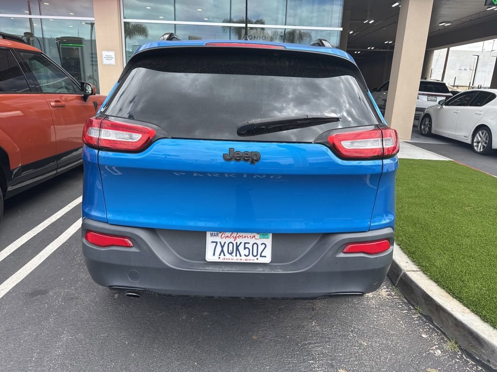 Used 2017 Jeep Cherokee Altitude FWD image 5