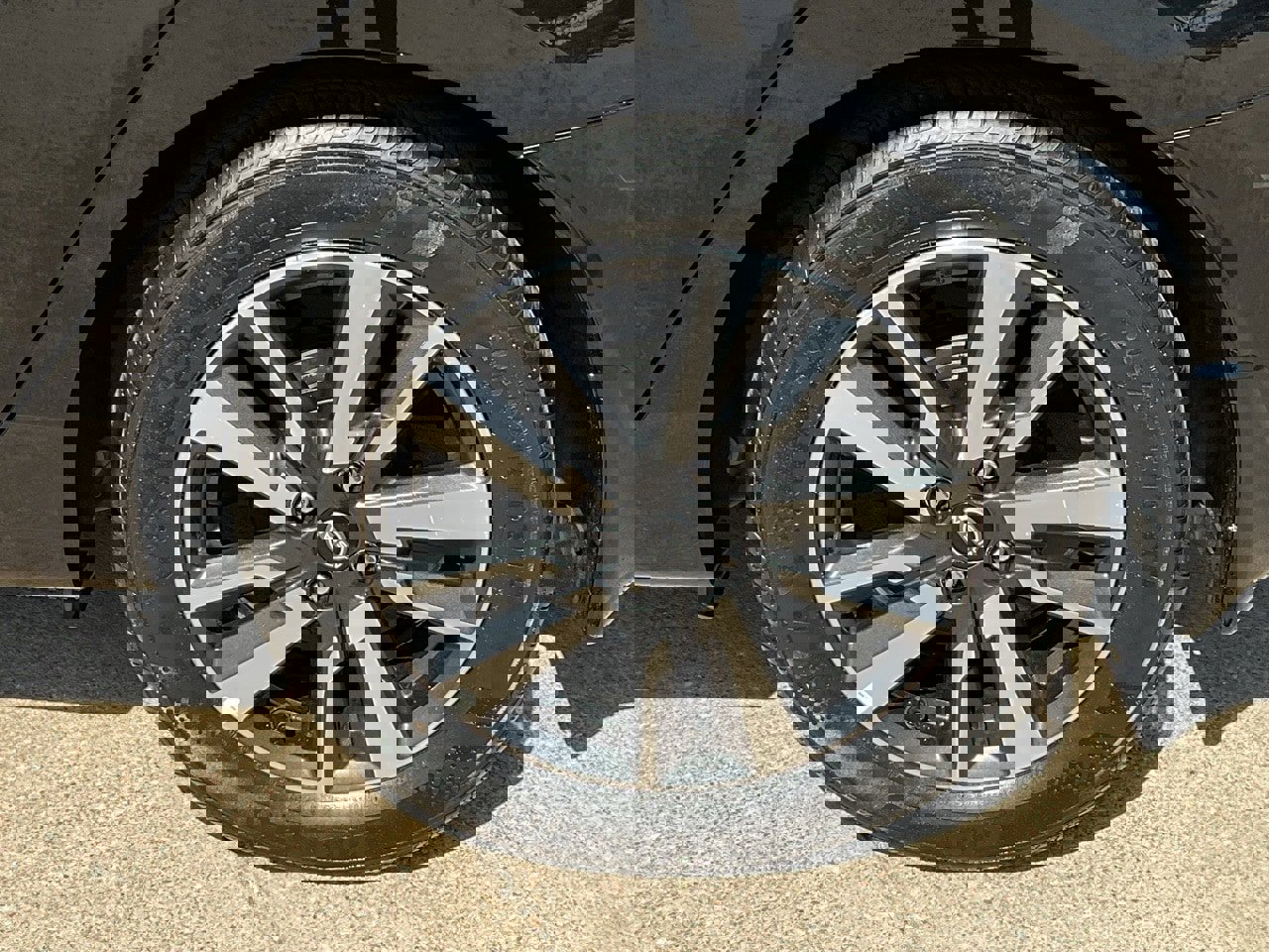 Used 2025 Nissan Versa SV w/ Trunk Package image 8