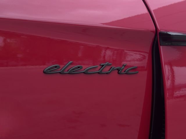 Certified 2025 Porsche Taycan GTS image 12