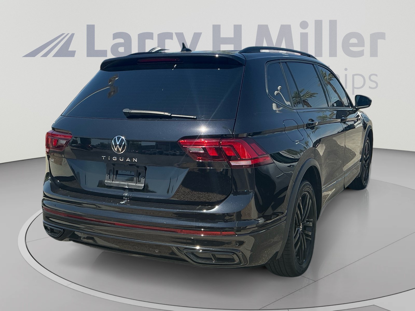 Used 2022 Volkswagen Tiguan SE R-Line FWD image 5