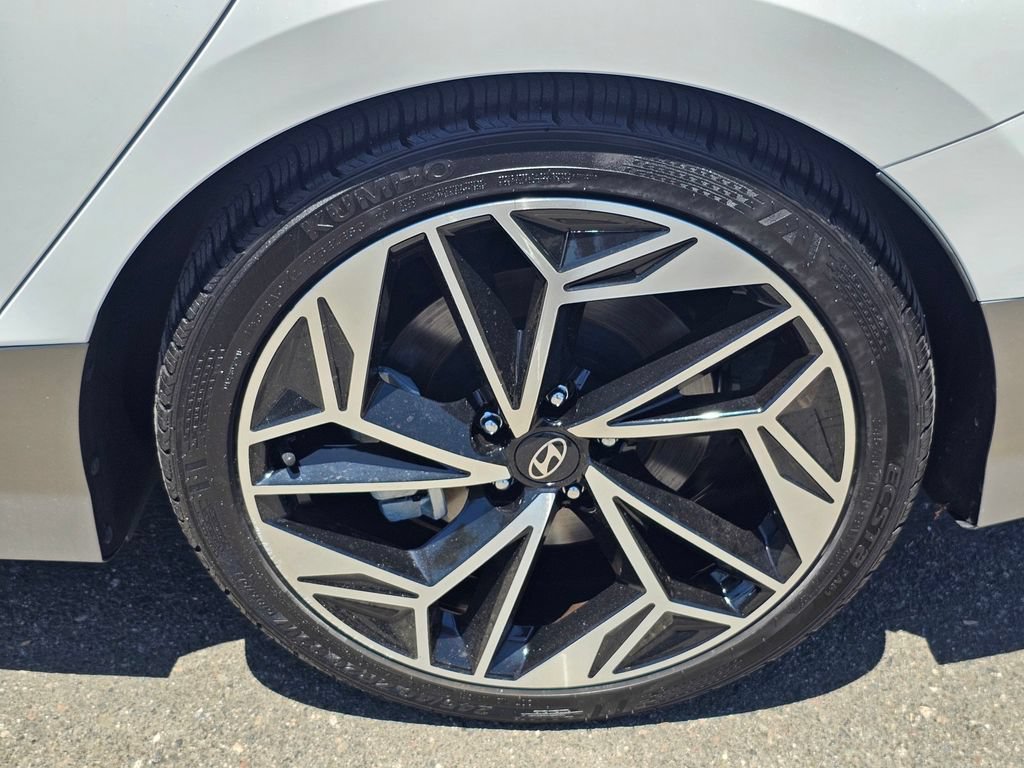 Used 2023 Hyundai Ioniq 6 SEL RWD image 8