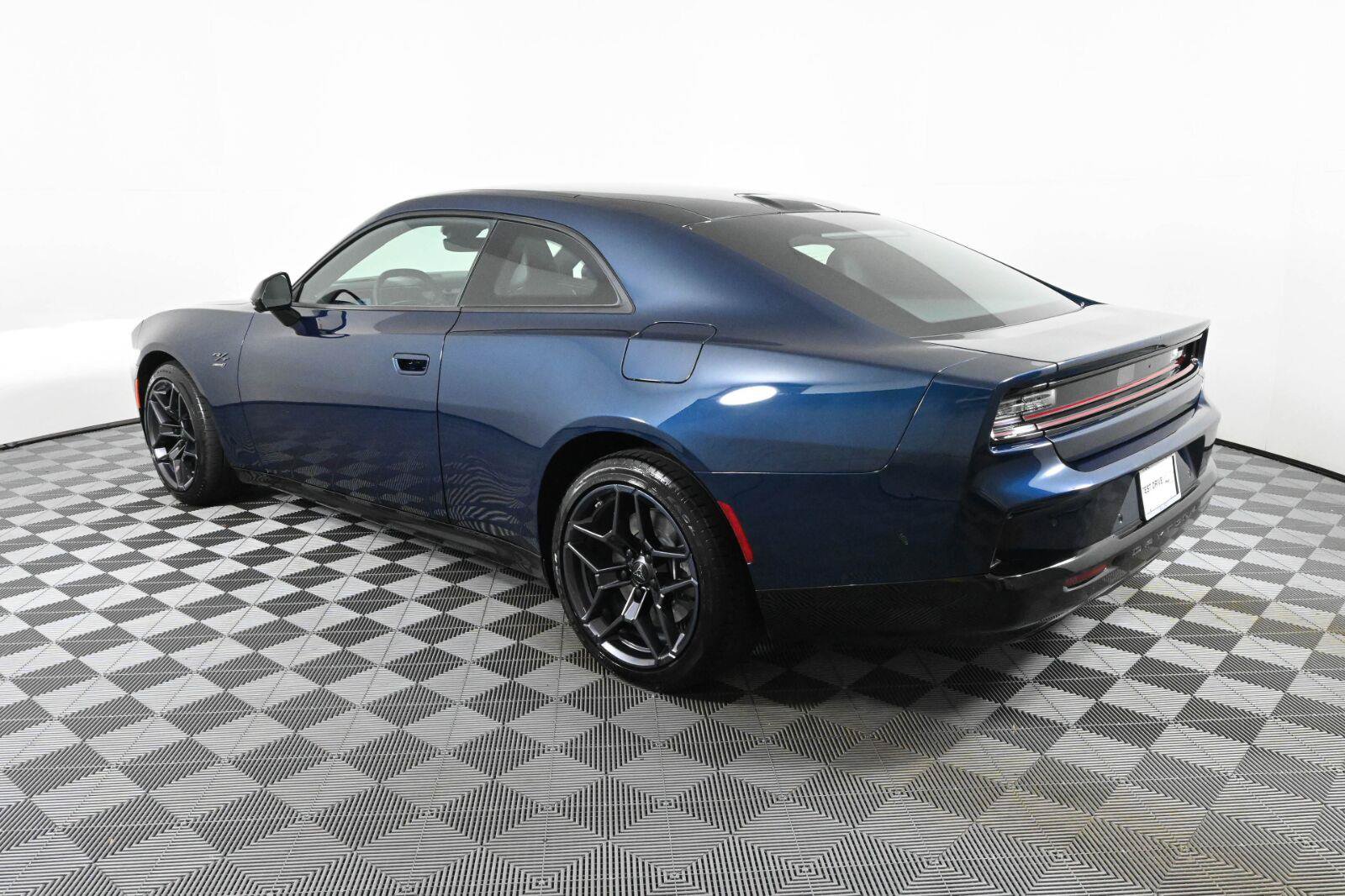 Used 2024 Dodge Charger Daytona R/T w/ Plus Group AWD/4WD image 6