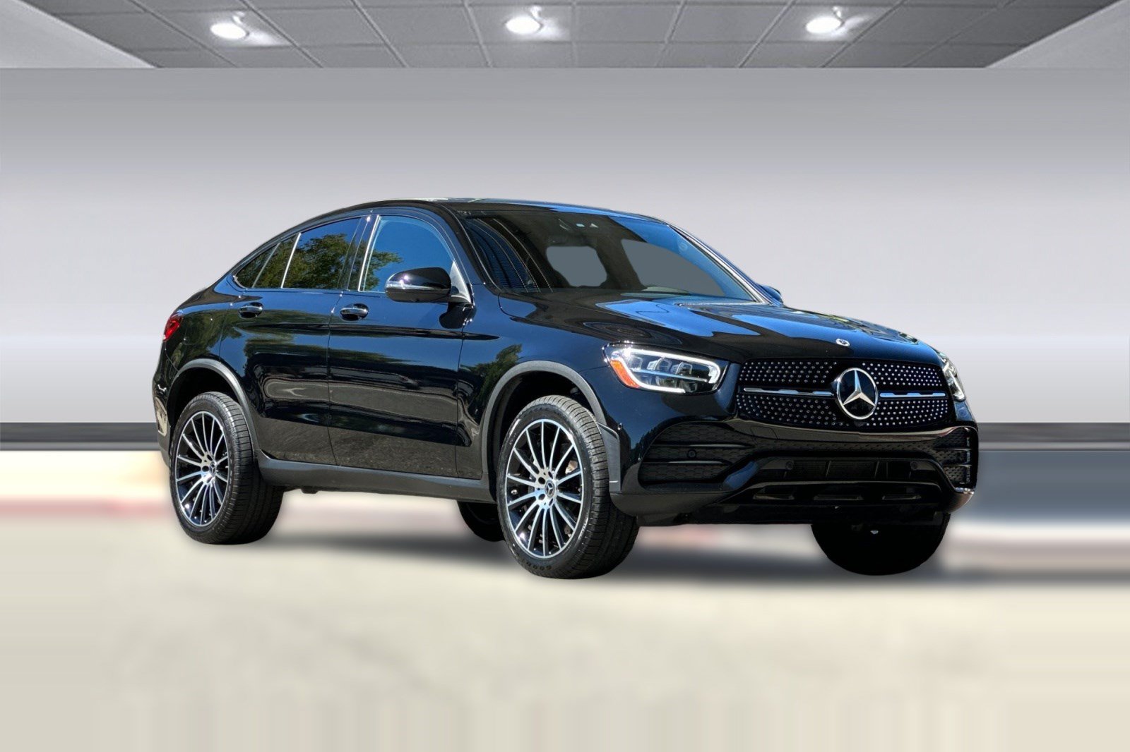 Used 2023 Mercedes-Benz GLC 300 4MATIC Coupe image 7