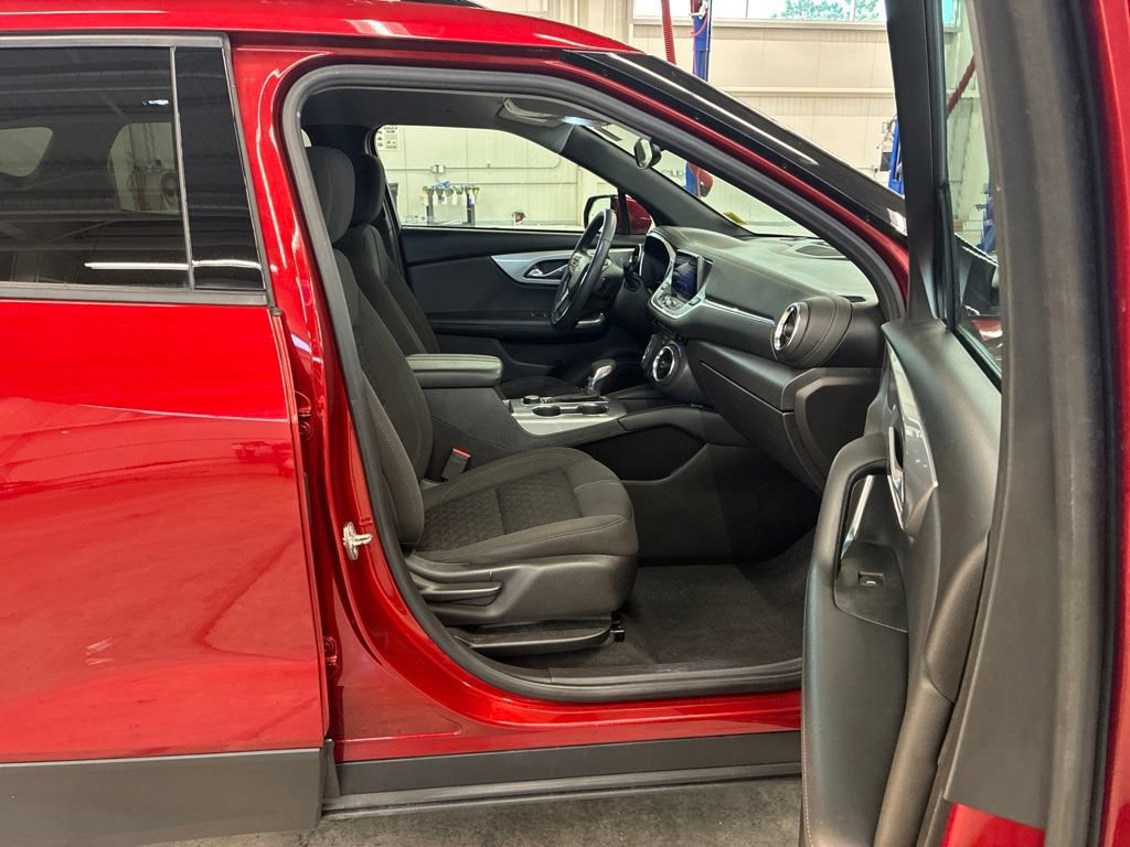 Used 2021 Chevrolet Blazer LT AWD/4WD image 16