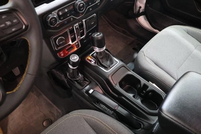 Used 2024 Jeep Wrangler Unlimited AWD/4WD image 30