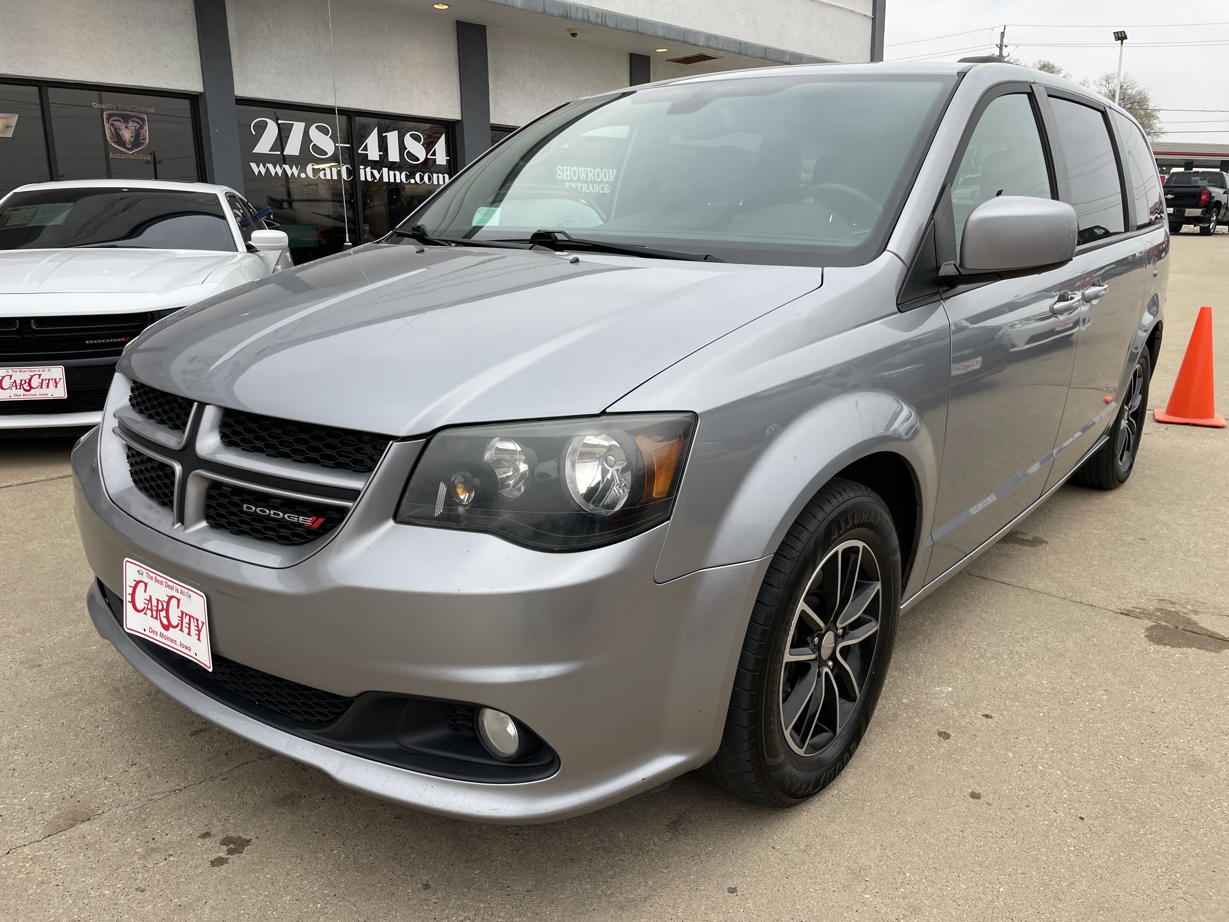 Used 2019 Dodge Grand Caravan GT image 1