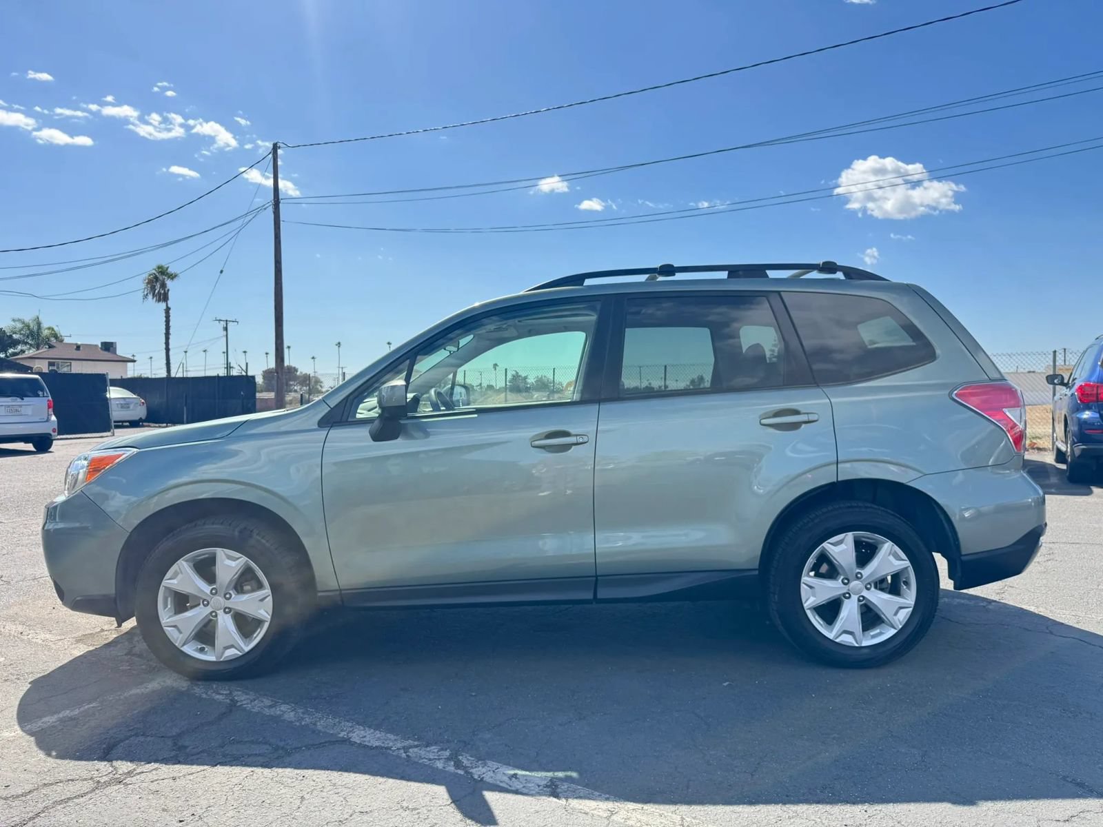 Used 2016 Subaru Forester 2.5i Premium w/ All-Weather Package AWD/4WD image 3