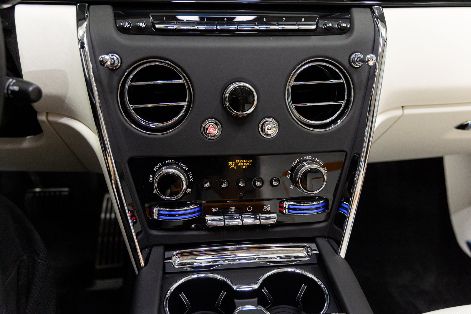 New 2027 Rolls-Royce Cullinan AWD/4WD image 44