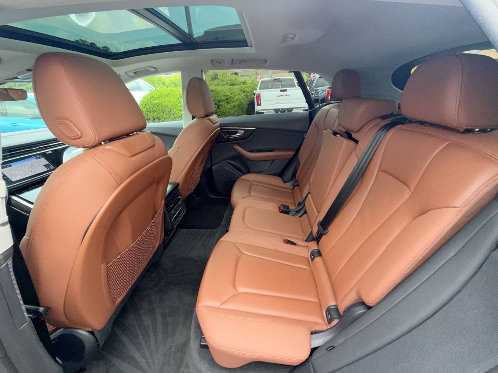 Used 2022 Audi Q8 Premium AWD/4WD image 25