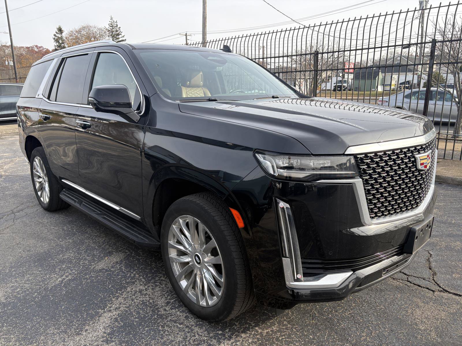 Certified 2023 Cadillac Escalade Premium Luxury image 2