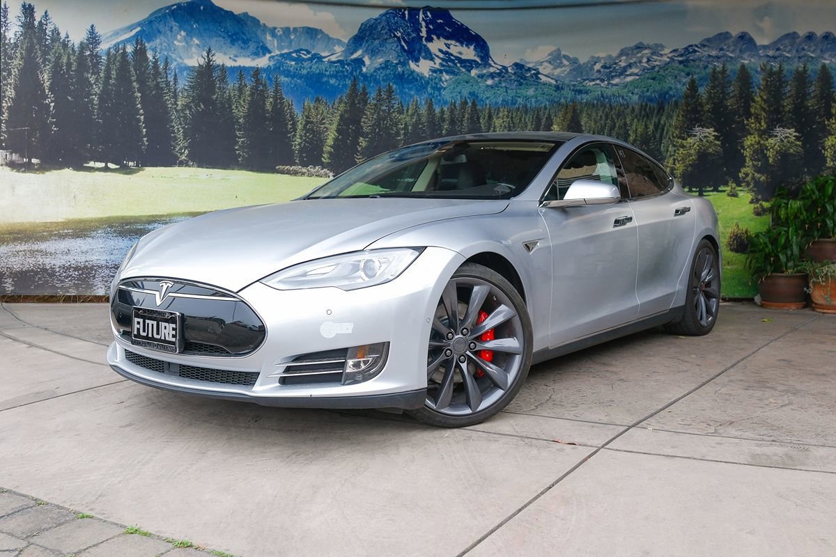 Used 2016 Tesla Model S P90D image 1