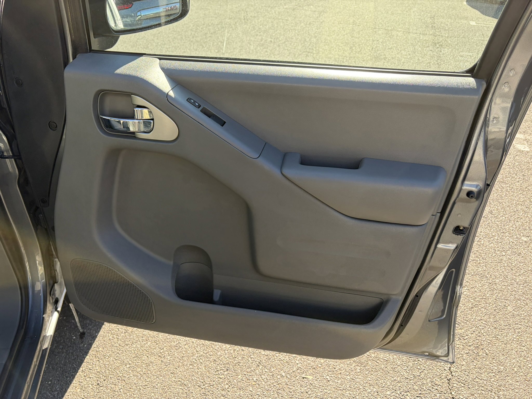 Used 2019 Nissan Frontier SV image 31