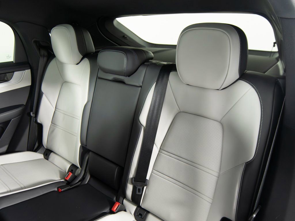 New 2026 Porsche Cayenne S image 39