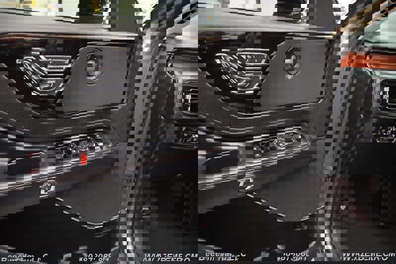 Used 2023 Lincoln Aviator Reserve w/ Equipment Group 201A image 27