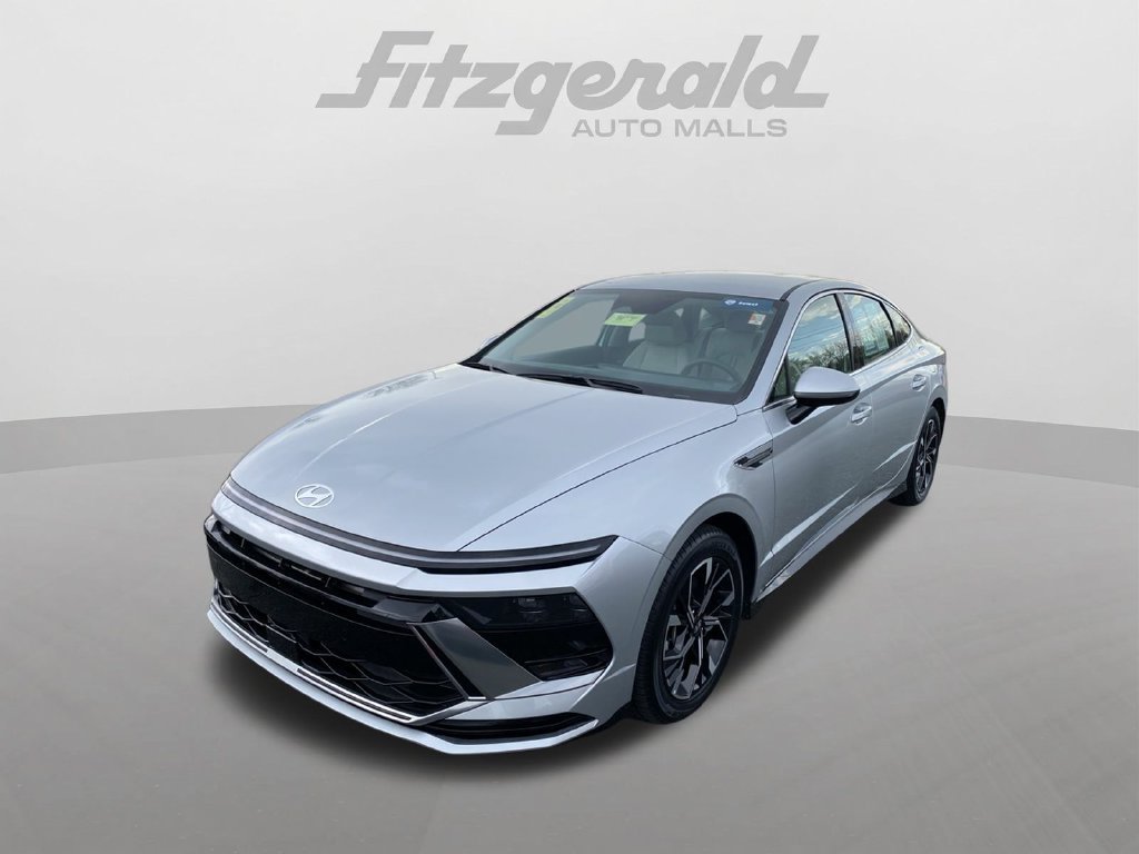 Used 2024 Hyundai Sonata SEL FWD image 2