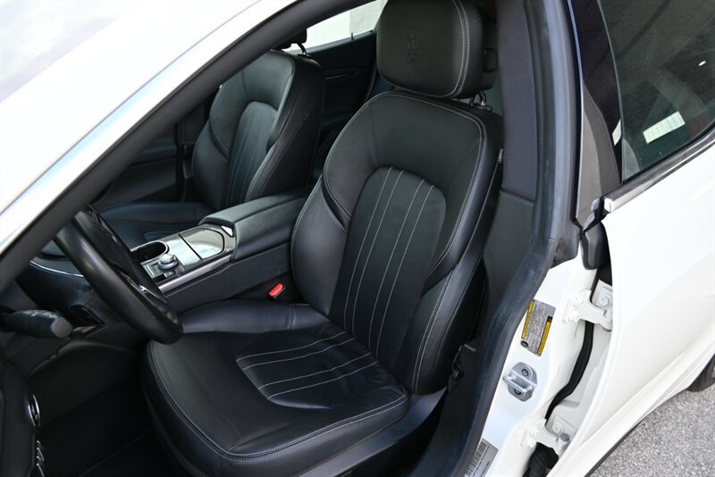 Used 2019 Maserati Ghibli S Q4 AWD/4WD image 40