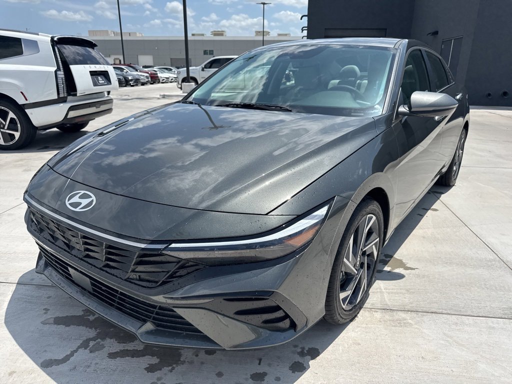 New 2025 Hyundai Elantra Limited