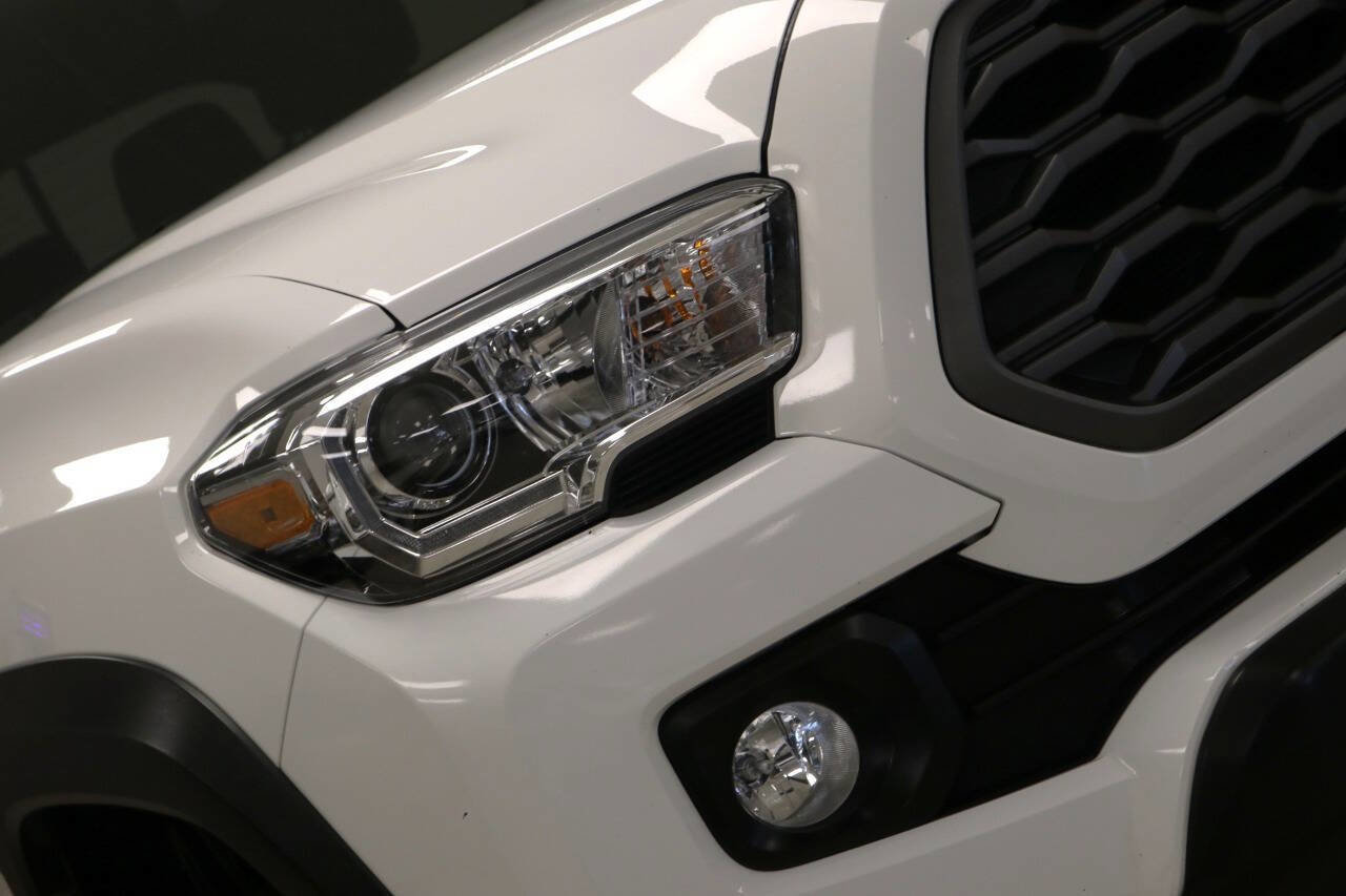 Used 2022 Toyota Tacoma TRD Off-Road image 96