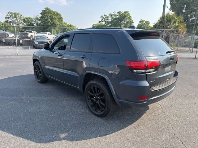 Used 2018 Jeep Grand Cherokee Altitude image 2