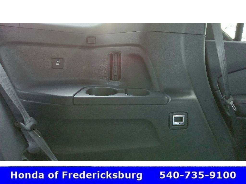 Certified 2025 Honda Pilot Black Edition image 39