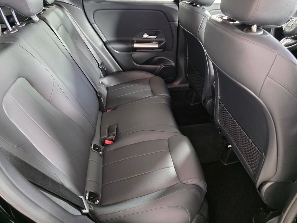 Certified 2025 Mercedes-Benz GLA 250 image 24
