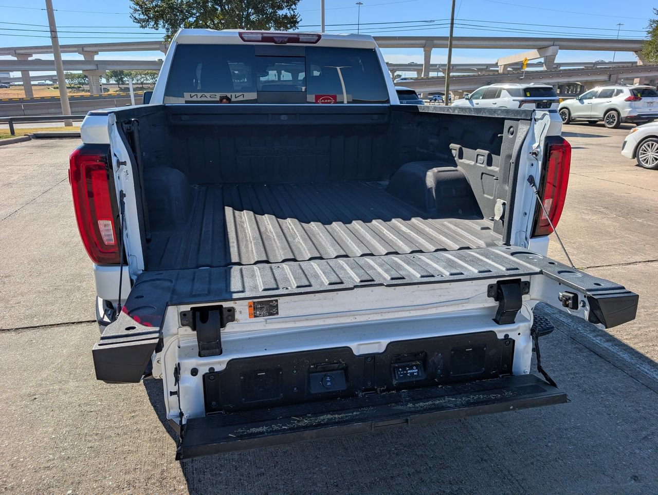Used 2023 GMC Sierra 1500 Denali Ultimate AWD/4WD image 27