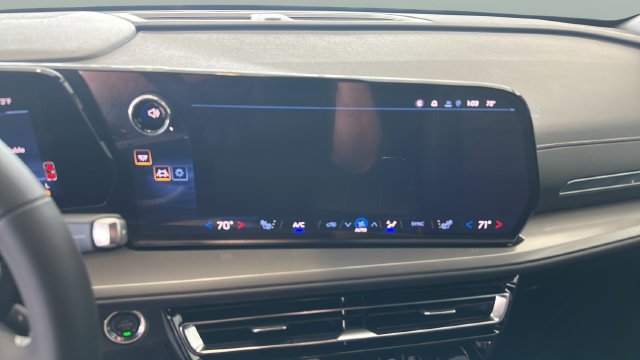 New 2027 Chevrolet Traverse LT FWD image 10