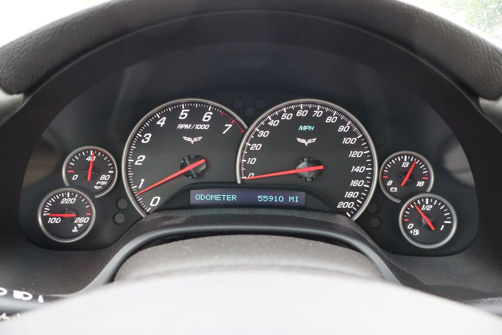 Used 2007 Chevrolet Corvette Coupe w/ Performance Package RWD image 31
