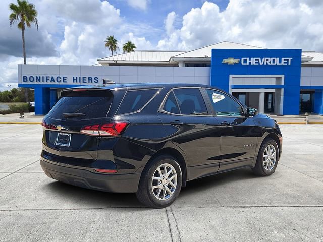 Used 2023 Chevrolet Equinox LS w/ LS Convenience Package FWD image 4