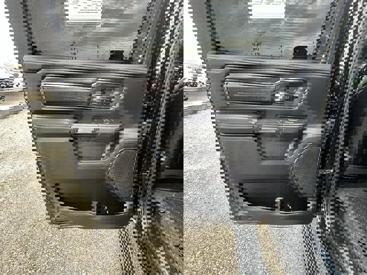 Used 2022 RAM 1500 Limited w/ Body-Colour Bumper Group image 13