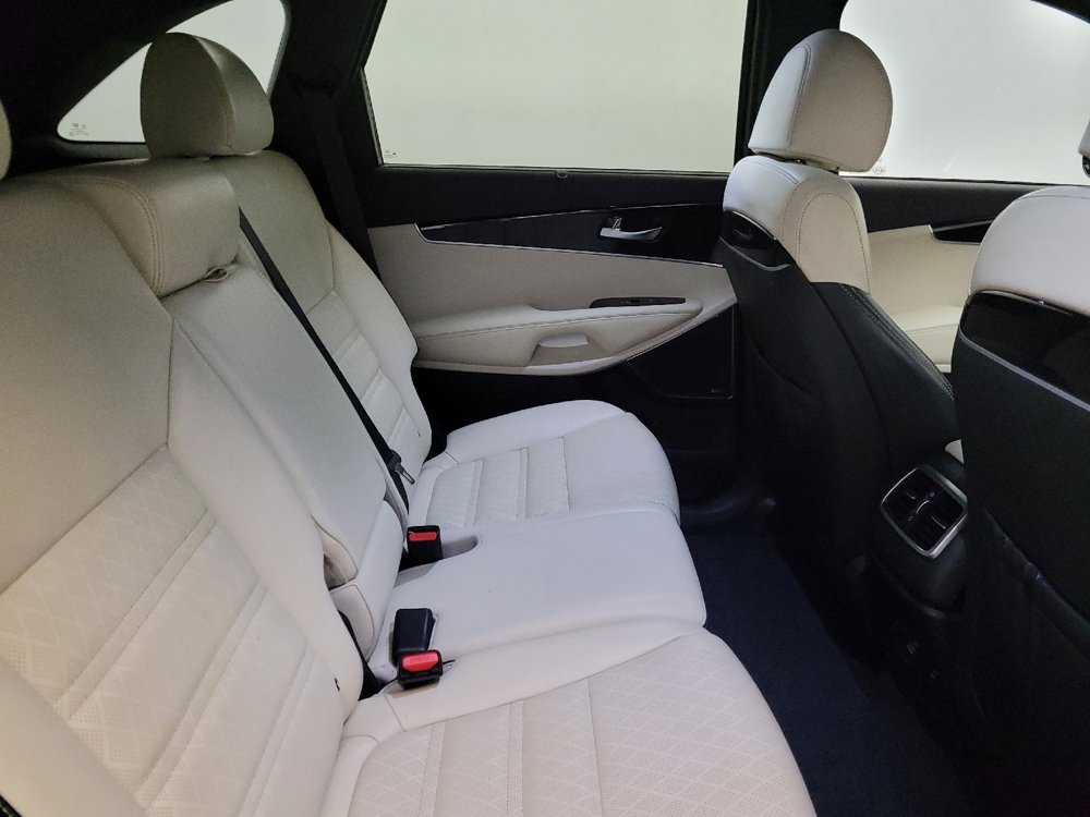 Used 2018 Kia Sorento SX image 19