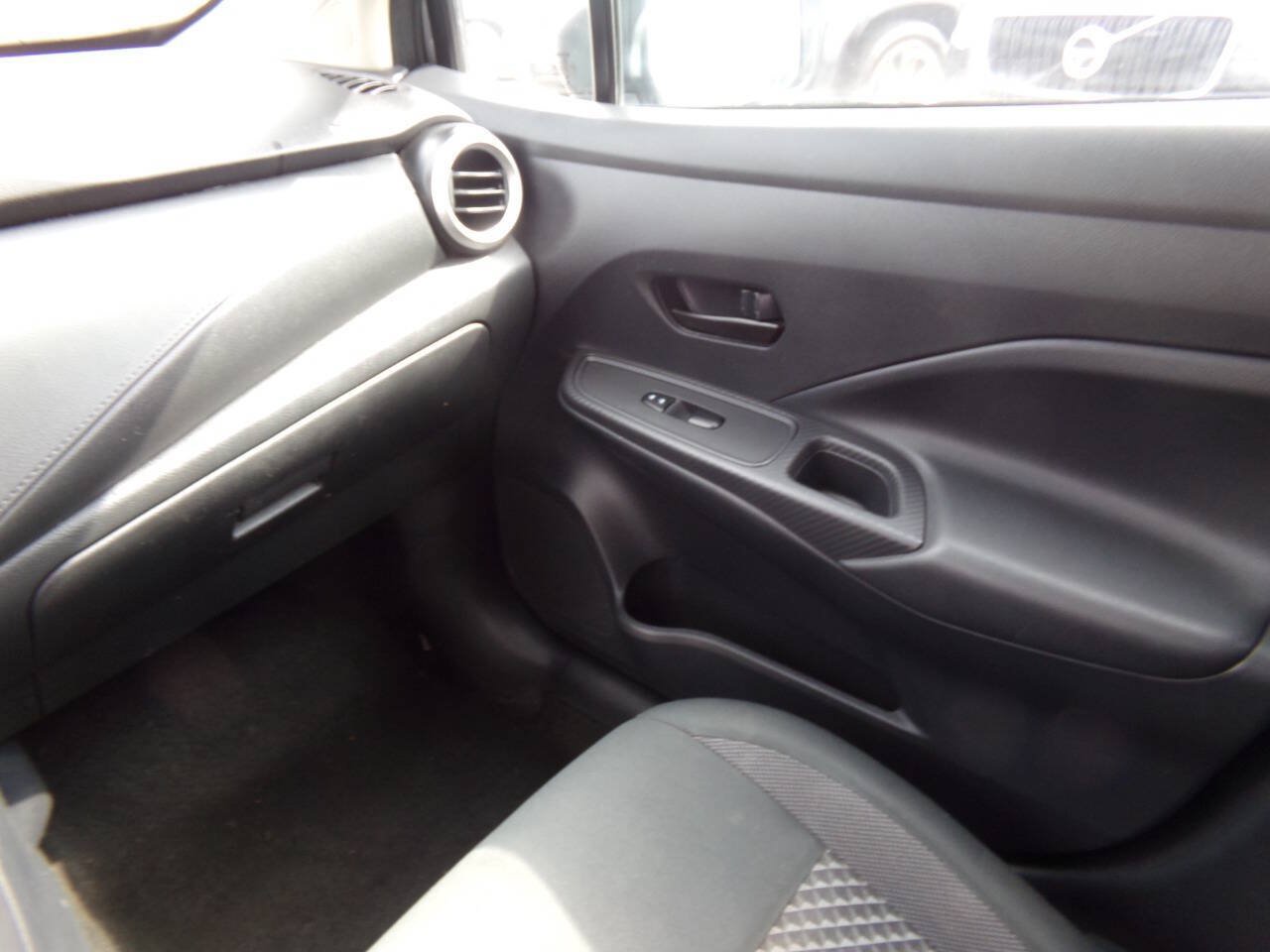Used 2020 Nissan Versa S FWD image 19