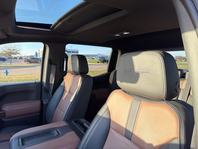 Used 2022 Chevrolet Silverado 1500 High Country w/ Technology Package image 12