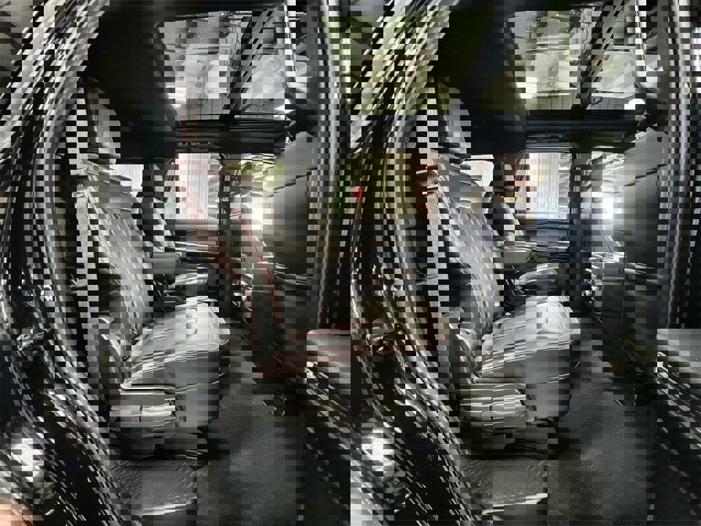 Used 2021 Ford Expedition Limited image 38