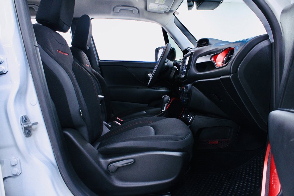 Used 2023 Jeep Renegade Trailhawk image 9