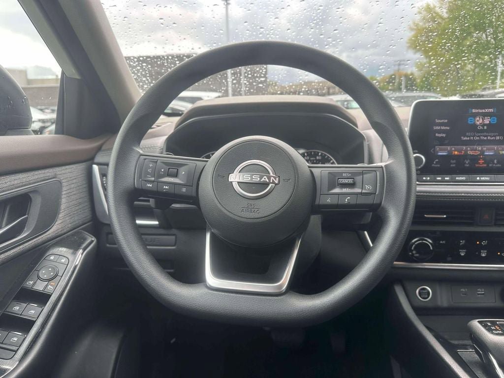 Used 2023 Nissan Rogue S AWD/4WD image 14