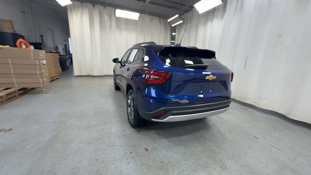 Certified 2024 Chevrolet Trax LT w/ Driver Confidence Package image 8