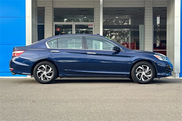 Used 2017 Honda Accord LX image 4