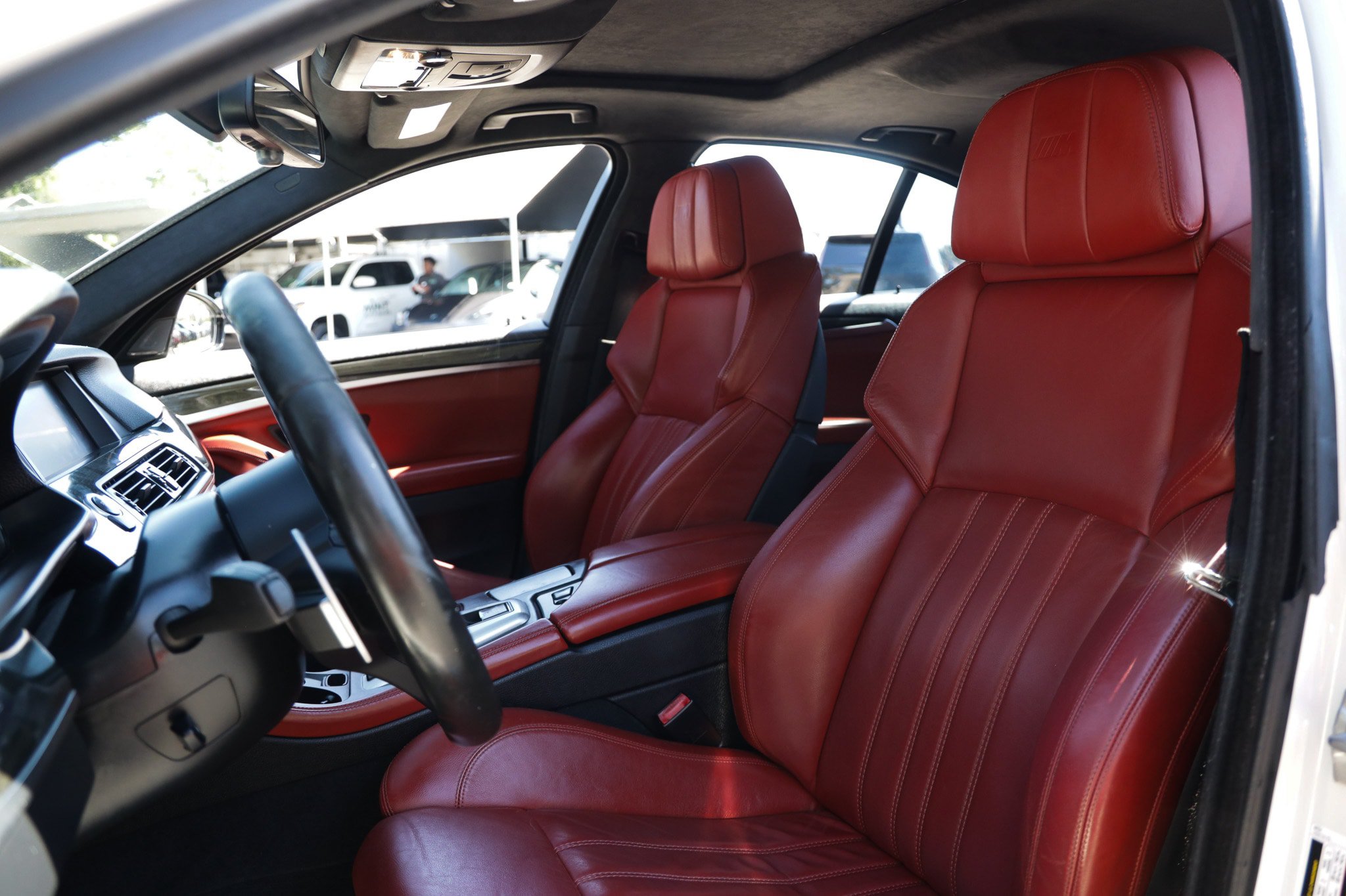 Used 2016 BMW M5 RWD image 9
