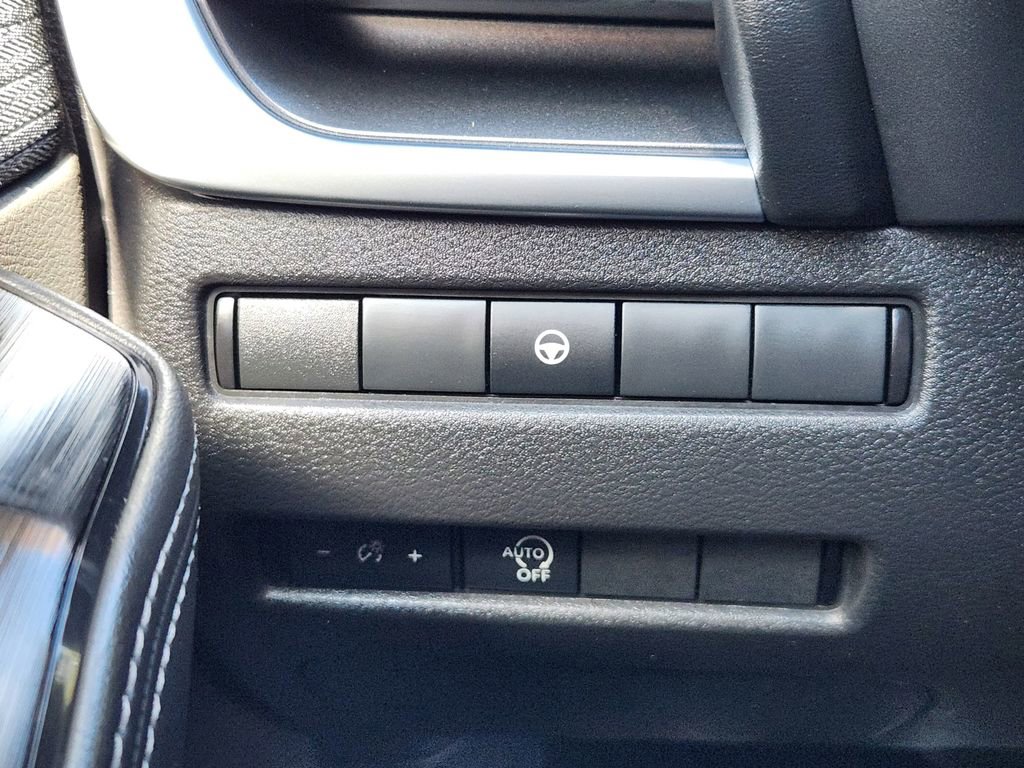 Used 2023 Nissan Rogue SV image 17