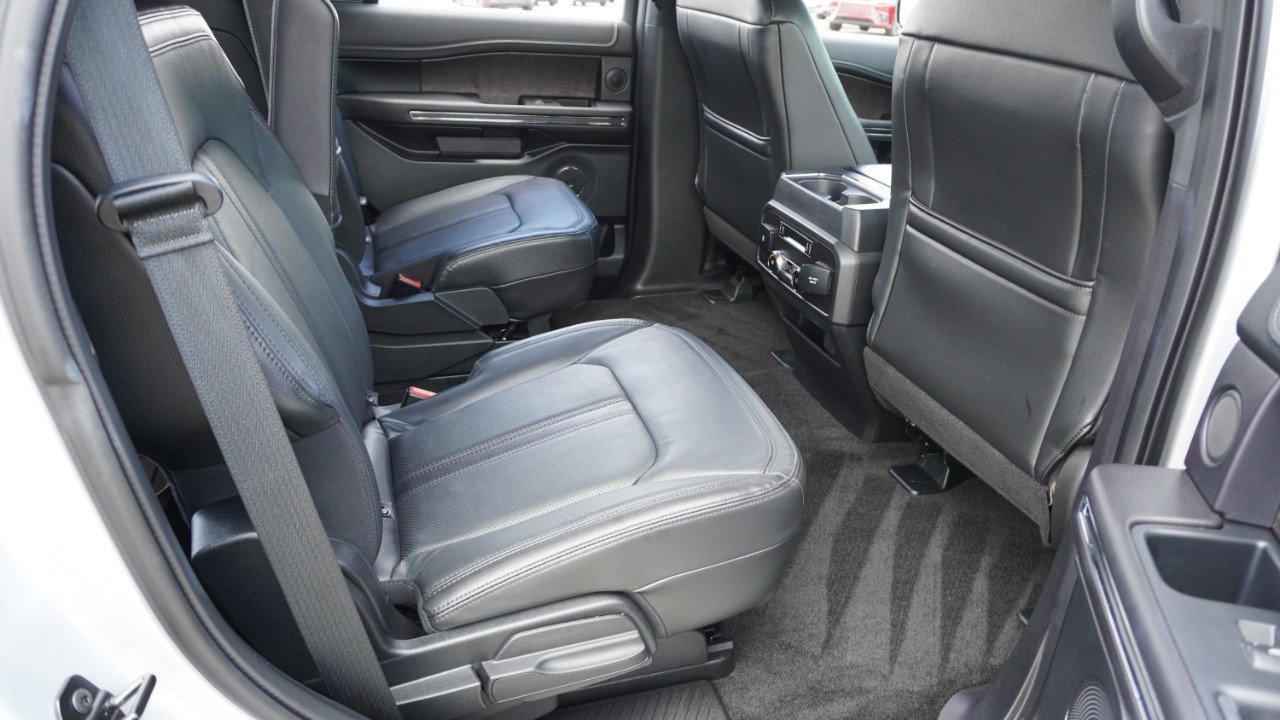 Used 2018 Ford Expedition Limited w/ Equipment Group 301A RWD image 36