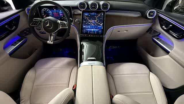 Used 2025 Mercedes-Benz GLC 300 4MATIC image 4